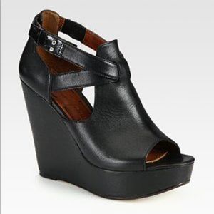 Elizabeth & James Black Leather Wedge Sandals 9.5B